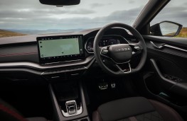 Skoda Octavia Hatch vRS, 2025, interior